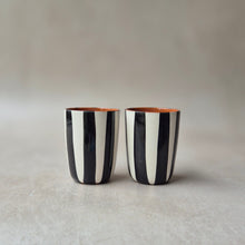 Load image into Gallery viewer, Espressobecher breit gestreift schwarz