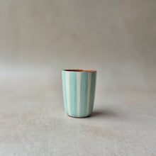 Load image into Gallery viewer, Espressobecher breit gestreift mint