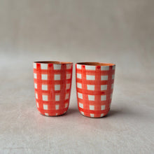 Load image into Gallery viewer, Espressobecher breit kariert rot