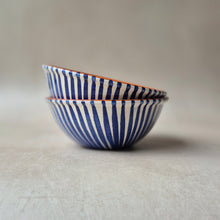 Load image into Gallery viewer, Müslischüssel gestreift marineblau