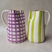 Load image into Gallery viewer, Maxi-Krug 1.5 l breit kariert lila