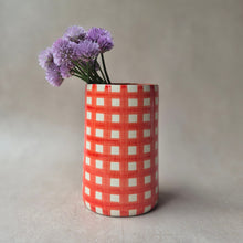 Load image into Gallery viewer, Gerade Vase breit kariert rot