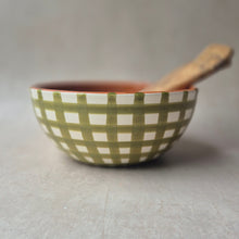 Load image into Gallery viewer, Salatschüssel medium breit kariert pistache
