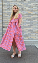 Lade das Bild in den Galerie-Viewer, The Sun Dress coral lilac