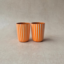 Lade das Bild in den Galerie-Viewer, Espressobecher gestreift orange