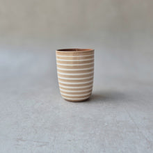 Load image into Gallery viewer, Espressobecher geringelt beige