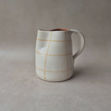 Load image into Gallery viewer, Krug 0.6 l kariert beige