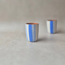 Load image into Gallery viewer, Espressobecher gestreift zweifarbig blau