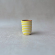 Load image into Gallery viewer, Espressobecher geringelt zitrone