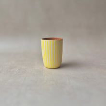Load image into Gallery viewer, Espressobecher gestreift zitrone