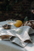 Load image into Gallery viewer, Handbestickte Leinen-Serviette Espumante