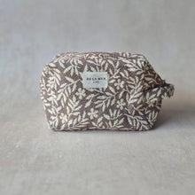 Lade das Bild in den Galerie-Viewer, Necessaire aus Jacquardstoff natural flower