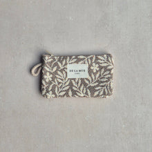 Lade das Bild in den Galerie-Viewer, Mini-Pouch aus Jacquardstoff natural flower