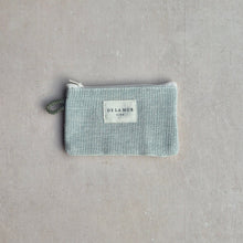 Lade das Bild in den Galerie-Viewer, Mini-Pouch aus Jacquardstoff stripes grün
