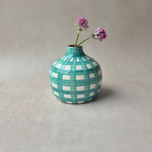 Charger l'image dans la galerie, Kleine runde Vase breit kariert tropical