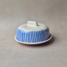 Load image into Gallery viewer, Butterdose gestreift blau