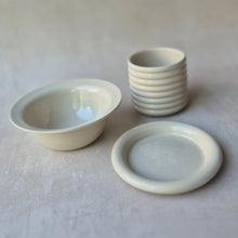 Lade das Bild in den Galerie-Viewer, Neni Plate neutral