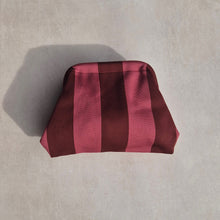 Charger l'image dans la galerie, Riviera Clutch dark cherry