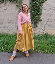 Charger l'image dans la galerie, The Airy Midi Skirt mustard