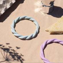 Lade das Bild in den Galerie-Viewer, Geflochtener Keramikuntersetzer Sicilia lilac