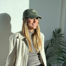 Charger l'image dans la galerie, Cap aus Baumwollcord waldgrün