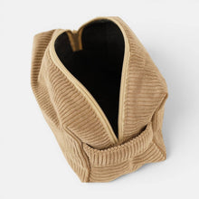 Lade das Bild in den Galerie-Viewer, Necessaire aus softem Cord toast