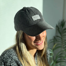 Lade das Bild in den Galerie-Viewer, Cap aus Baumwollcord anthrazit