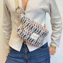 Lade das Bild in den Galerie-Viewer, Gürteltasche aus Jacquardstoff breeze