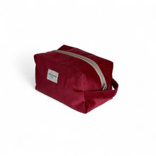 Lade das Bild in den Galerie-Viewer, Necessaire aus softem Samt wine
