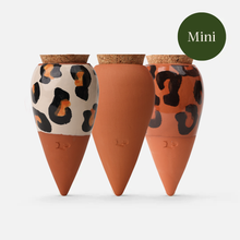 Load image into Gallery viewer, Pflanzenbewässerung Olla Mini-Trio leopard