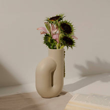Load image into Gallery viewer, The Nono Vase off white