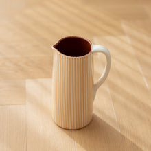 Load image into Gallery viewer, Gerader Krug gross 1.3 l gestreift beige