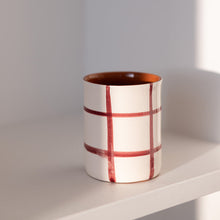 Load image into Gallery viewer, Kaffeebecher kariert vinho
