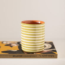 Load image into Gallery viewer, Kaffeebecher geringelt pistache