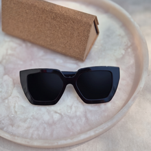 Lade das Bild in den Galerie-Viewer, Sonnenbrille Nazaré black