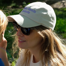 Load image into Gallery viewer, Cap "Mama needs a minute"