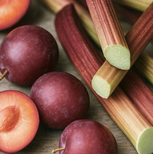 Load image into Gallery viewer, Soy wax candle, Dark Plum & Rhubarb