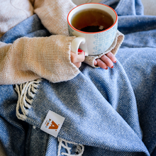 Lade das Bild in den Galerie-Viewer, Softest Cotton Blanket blue