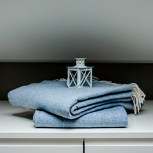 Lade das Bild in den Galerie-Viewer, Softest Cotton Blanket blue