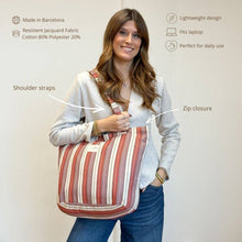Lade das Bild in den Galerie-Viewer, Grosse Tasche aus Jacquardstoff stripes berry