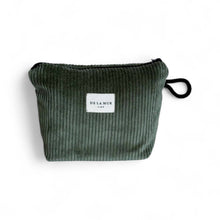 Lade das Bild in den Galerie-Viewer, Necessaire klein aus softem Cord waldgrün