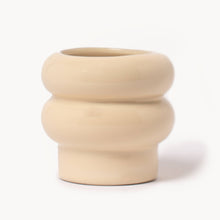 Lade das Bild in den Galerie-Viewer, The Ripple Candle butter yellow vanilla