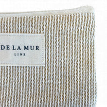 Lade das Bild in den Galerie-Viewer, Mini-Pouch aus Jacquardstoff stripes beige