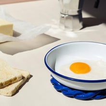 Lade das Bild in den Galerie-Viewer, Geflochtener Keramikuntersetzer Sicilia royal blue