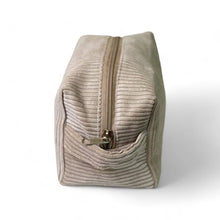 Load image into Gallery viewer, Necessaire aus softem Cord toffee