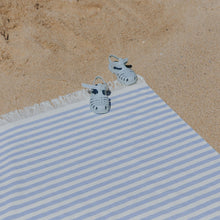 Lade das Bild in den Galerie-Viewer, Strandtuch Barra XL blue sky