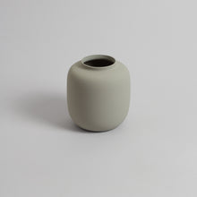 Lade das Bild in den Galerie-Viewer, The Cloud Vase klein