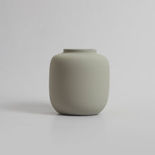 Lade das Bild in den Galerie-Viewer, The Cloud Vase klein