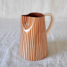 Load image into Gallery viewer, Pitcher 1 l striped rust