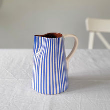 Load image into Gallery viewer, Pitcher 1 l striped blue